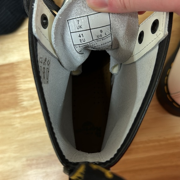 Dr. Martens WOMEN’S 1460 SMOOTH LEATHER LACE UP BOOTS — White — Size Women’s 9 - Picture 8 of 8